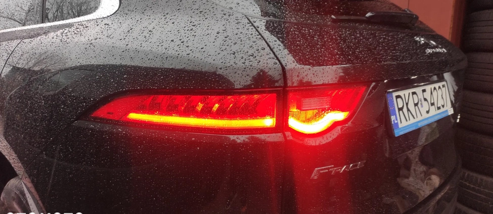 Jaguar F-Pace cena 88900 przebieg: 165200, rok produkcji 2017 z Kisielice małe 781